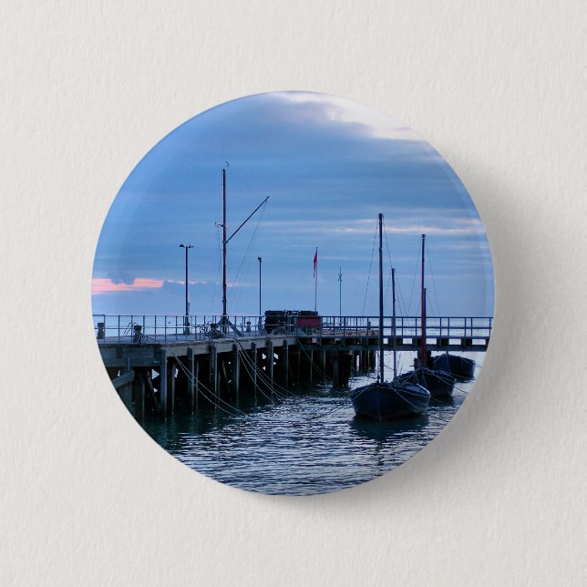 VIEWS OF WALES 6 CM ROUND BADGE (Front)