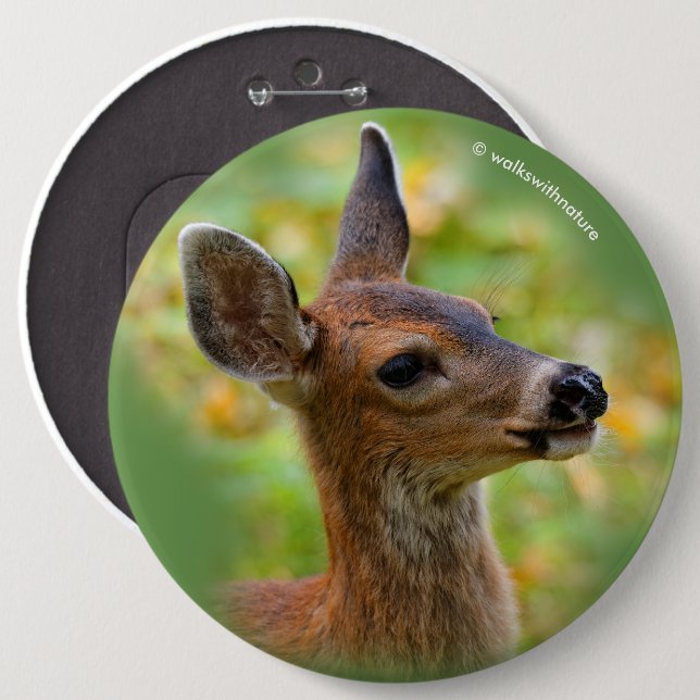 Vignetted Portrait of Smiling Blacktail Deer Fawn  6 Cm Round Badge (Front & Back)
