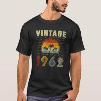 Vintage 1962 Cute 60 Years Old Men And Women 60Th T-Shirt