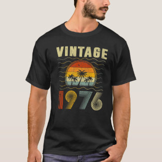 Vintage 1976 Cute 46 Years Old Men And Women 46th  T-Shirt