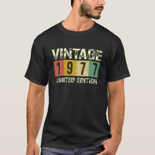 Vintage 1977 45Th Birthday Gift Men Women 45 Years T-Shirt
