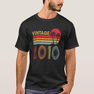Vintage 2010 12 Years Old Boys And Girls 12th Birt T-Shirt