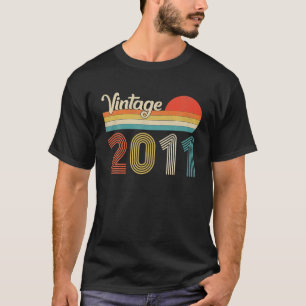 Vintage 2011 15th Birthday For Men Women 15 Years T-Shirt