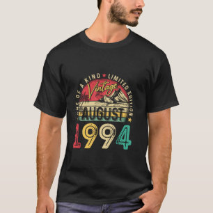 Vintage 30 Year Old Gift Funny August 1994 Men Wom T-Shirt