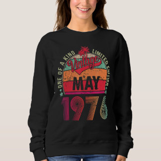 Vintage 46th Birthday Awesome Since May 1976 Sweatshirt
