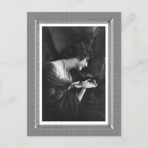 Vintage Beauty - Pearl Necklace - in black & white Postcard