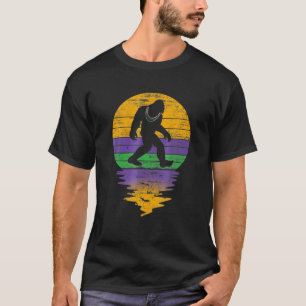 Vintage Bigfoot Lover Costume Happy Mardi Gras Gif T-Shirt