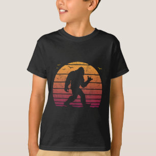 Vintage Bigfoot Surfing Beach Vacation Retro Surf T-Shirt