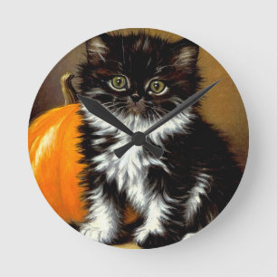 Vintage Black and White Halloween Cat Round Clock