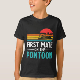 Vintage Boating Party Retro First Mate On The Pont T-Shirt