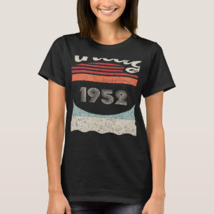 Vintage Born In 1952 70th Birthday 70 Years Old T-Shirt