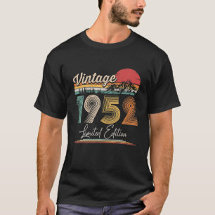 Vintage Born In 1952 Birthday Year Party Wedding T-Shirt