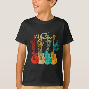 Vintage Born In 1976 50th Birthday 50 Years Old Gu T-Shirt