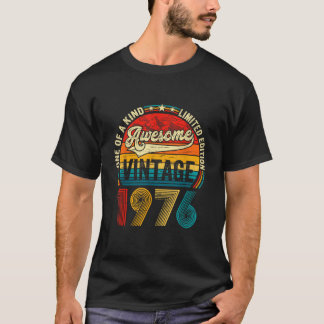 Vintage Born In 1976 Birthday Men Women Retro Bday T-Shirt