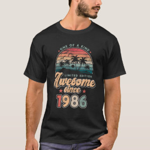 Vintage Born in 1986 Present Design For 1986 T-Shirt