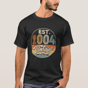Vintage Born In 2004 Birthday Year Party Wedding T-Shirt
