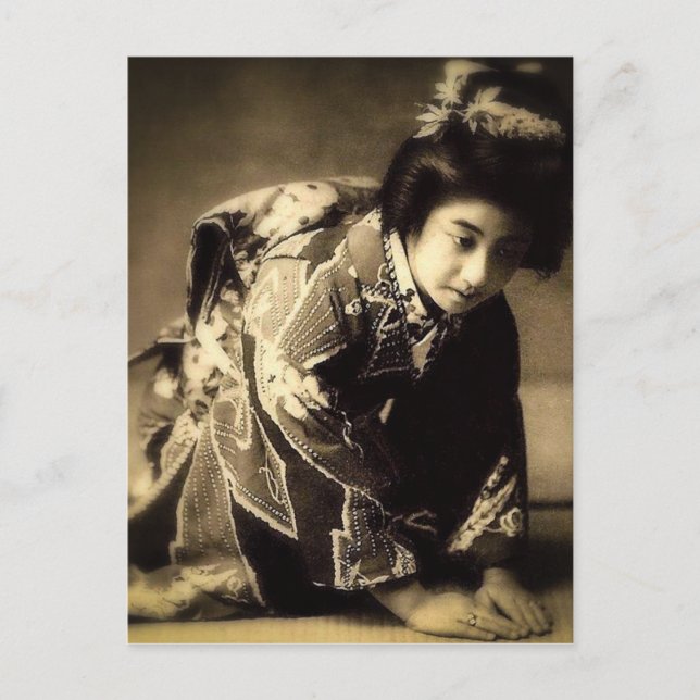 Vintage Bowing Geisha Sepia Toned お辞儀 Japanese Postcard (Front)