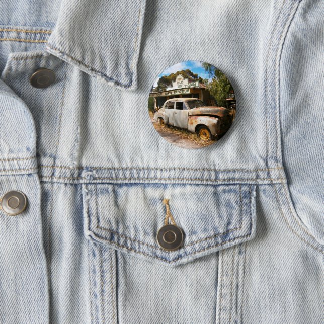 Vintage Car And Garage, 6 cm Round Badge (In Situ)