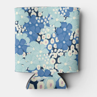 Vintage Chamomile Wildflowers: Romantic Print. Can Cooler