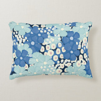 Vintage Chamomile Wildflowers: Romantic Print. Decorative Cushion