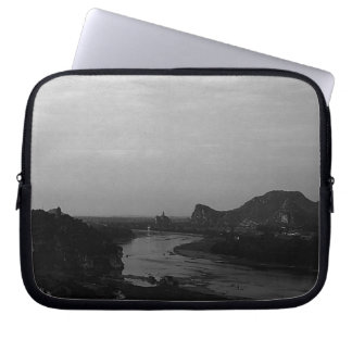 Vintage China Guilin Lijiang river Case-Mate iPhon Laptop Sleeve