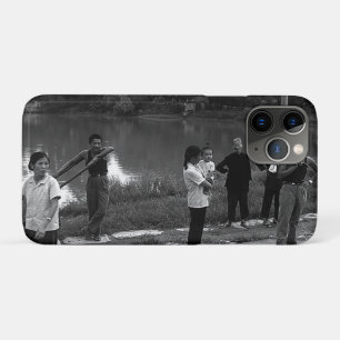 Vintage China Guilin river chinese people iPhone 11 Pro Case