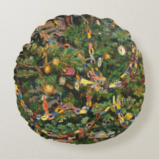 Vintage Christmas Tree Close-up Round Cushion