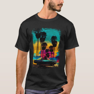 Vintage Classic Car and Palm Tree Sunset 80s 90s A T-Shirt