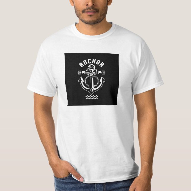 "Vintage College T-Shirt – Classic Retro Design" (Front)