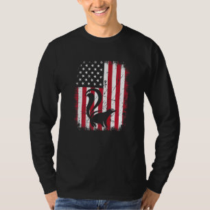 Vintage Cool Skunk Animal Retro Usa American Flag T-Shirt