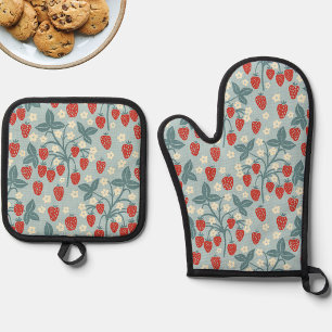 Vintage Cottagecore Strawberry Floral Botanical Oven Mitt & Pot Holder Set