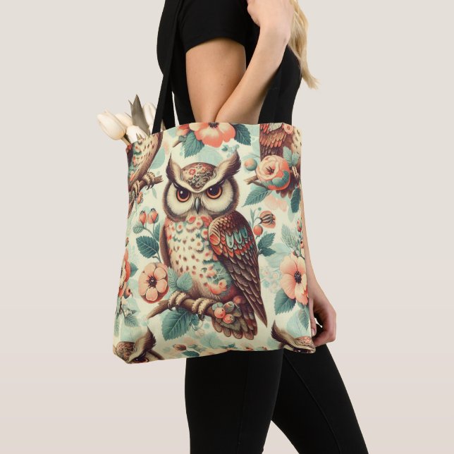 Vintage Cute Owl Pattern Tote Bag (Close Up)