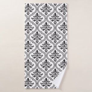Vintage damask pattern seamless design. bath towel