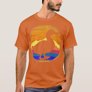 Vintage duck Retro Sunset funny ducksFarmingFarmer T-Shirt