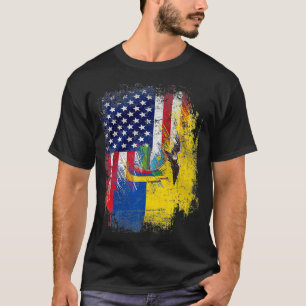 Vintage Ecuador And American With Flag Cool Gift P T-Shirt
