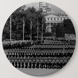 Vintage England Guards marching in slow time 1970 6 Cm Round Badge