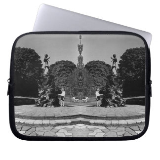 Vintage England London Peter Pan statue Kensington Laptop Sleeve