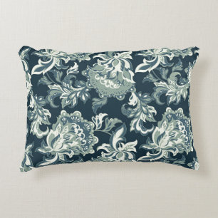 Vintage ethnic floral seamless pattern. folkloric decorative cushion