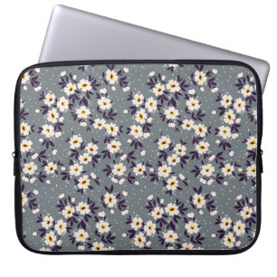 Vintage floral background. Seamless Flowers patte Laptop Sleeve