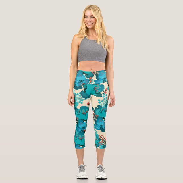 Vintage floral pattern, delicate flowers. capri leggings (Front)