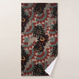 Vintage floral seamless pattern. Red,  beige and g Bath Towel