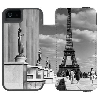 Vintage France Paris Eiffel tower Chaillot palace Incipio Watson™ iPhone 5 Wallet Case