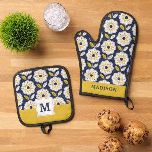 Vintage Geometric Flower Pattern Oven Mitt & Pot Holder Set