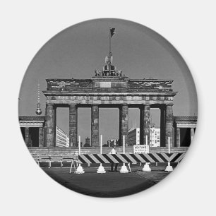 Vintage Germany Berlin Brandenburg Gate Magnet