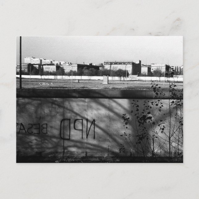 Vintage Germany Berlin wall Postcard (Front)