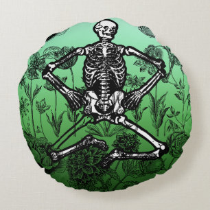 Vintage Gothic Botanical Skeleton - Dark Academia Round Cushion