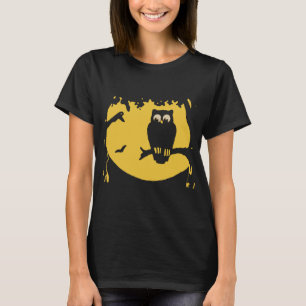 Vintage Halloween, Spooky Owl in Tree with Moon T-Shirt
