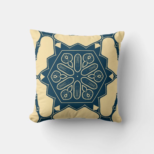 VINTAGE HEART PATTERN Pillow (Front)