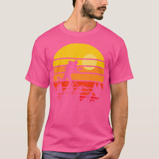 Vintage Hiker Mountain Climber Outdoor Retro Hikin T-Shirt