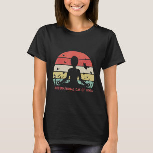 Vintage International Yoga Day Design For Women - T-Shirt